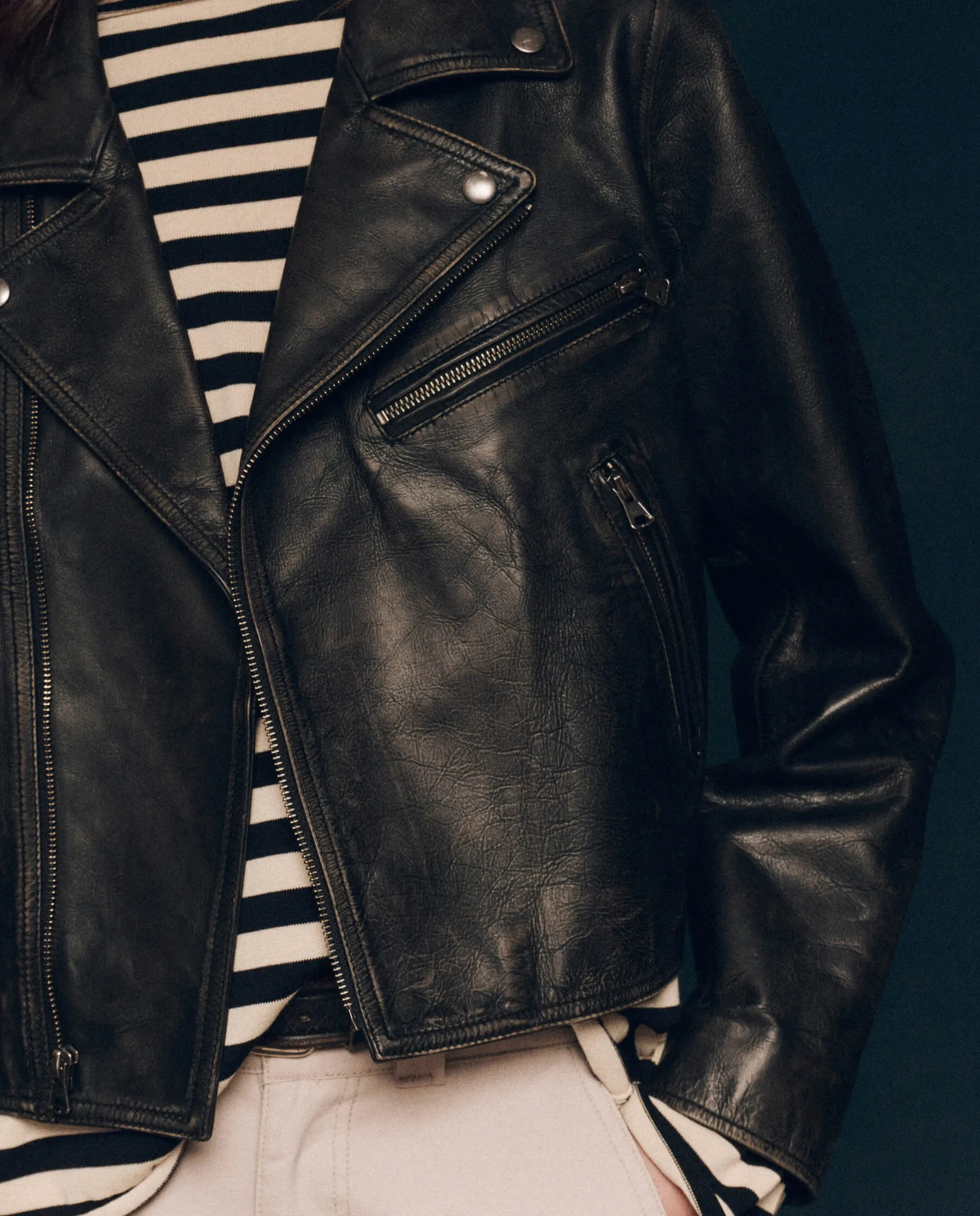 The Great - The Perfect Leather Jacket in Worn Black